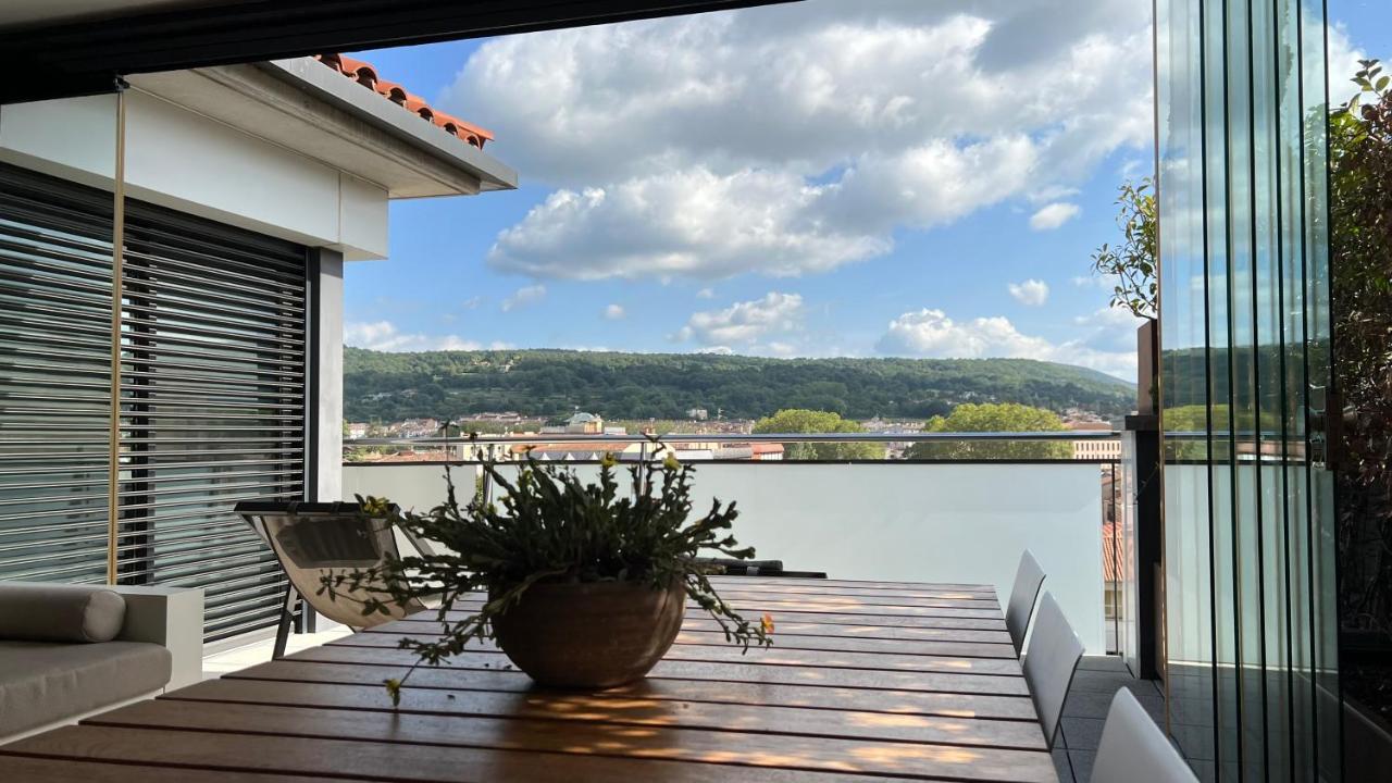 Atico De Diseno Con Terraza En El Centro De Olot Apartment ภายนอก รูปภาพ